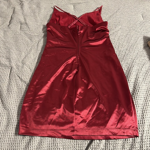 Maroon mini dress with adjustable criss cross spaghetti straps - Picture 3 of 3